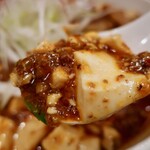 SHIBIRE NOODLES 蝋燭屋 - 【限定】２種美味キノコの麻婆麺（1200円）＋半ライス（100円）