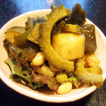 ゴーヤとズッキーニと豆とワカメのピクルス(500円)