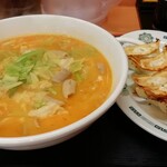 Hidaka ya - モツ野菜ラーメン＋餃子