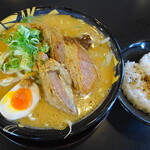 ハルピン 味噌らーめん 雷蔵 - 一本角煮たれ味ラーメン