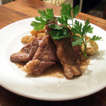 ニコラ - 仔羊肩肉のソテー じゃが芋添え(1600円)