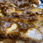 中華食堂 かどや - ルーまみれのカツの断面