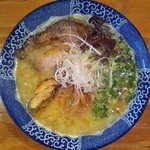 麺や 亀陣 - 鶏白湯・しお（700円）