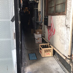 新橋 纏 - この奥がお店です^_^