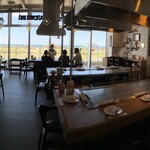 サムズアンカーイン - 店内から海が見えます。