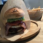 キングゴッドバーガー - 料理