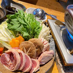 地鶏食堂じん. - 