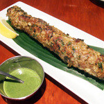 タンドールバル カマルプール - ラム肉のシークカバブ(780円)