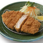 Loin cutlet set meal “Ginmaru Sangen Mugibuta” (150g)