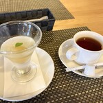 Hanamura - ランチのデザートと飲み物