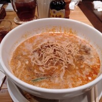 個室中華 頤和園 溜池山王店 - 