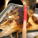 割烹くずし 徳多和良 - 縞鯵かぶと焼