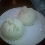 上海点心 豫園 - お野菜の饅頭です