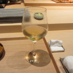 鮨 麻生 平尾山荘 - 此処で飲み物を白ワインに変更です。