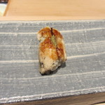 鮨 麻生 平尾山荘 - ここで妻の大好きなあなごのお寿司、大好きな穴子が出て妻は大喜びです。