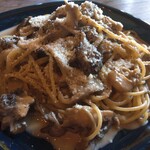 グリーンドア カフェバー - 六合村(くにむら)産舞茸と牡蠣の濃厚クリームソース