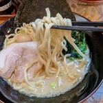 Ichikakuya - カタメ所望でモサッとした麺
