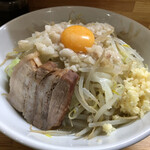 麺処 マゼル - 【塩】まぜそば並盛800円
      　ニンニクあり、アブラマシ、味濃い目