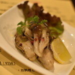 ワインバー バッカス - 旬のカキのオイル漬け、レモンを絞ってサッパリと（７５０円）２０２０年１１月