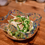 オキナワンパーラー - ミミガーポン酢@600円