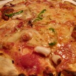 イタリアン＆ワインバー CONA - シーフードピザ(980円)