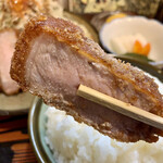 とんかつ一幸 - まずは塩で…