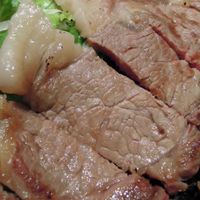 焼肉・しゃぶしゃぶ たちばな ヒルトンプラザイースト店 - ステーキポン酢をかけて