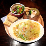 ワインバー 壱 - ベニズワイガニとキャベツのビアンコ