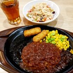 Gasuto - ハンバーグ シャリアピンソース・サラダチキンと3種豆のサラダS