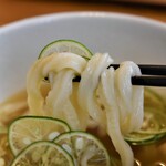 讃岐うどん 本格手打 てつ家 - すだち冷かけ