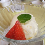 四川料理 桃源郷 - 杏仁アイスクリーム　【　２０１２年３月　】