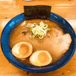 らーめん本丸 - しおラーメン　800円
            味玉　100円