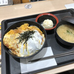 Matsuno ya - ロースかつ丼（550円）ポテサラ（無料券）