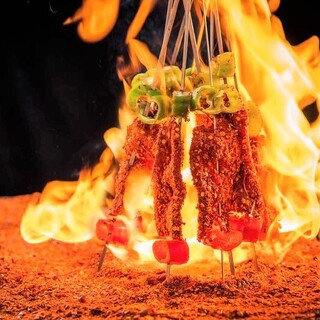 常時80種以上の具材をご用意!!ラム・牛・鶏・豚・海鮮・など