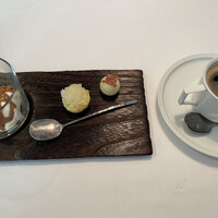 Installation Table ENSO L'asymetrie du calme - 