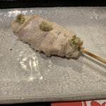 鶏繁 - ささみけら入ります。超レアでやわらかで鶏の甘みが！
      わさびでさっぱりいただきましょう