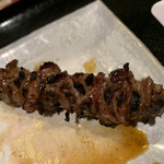 鶏繁 - アラカルトのハツモト！食感がたまらなく脂が美味しい