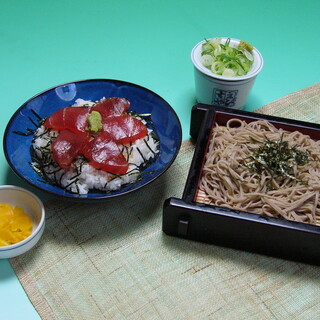 ご飯と麺を共に味わえる、「姫御膳定食」は一推しメニューです！