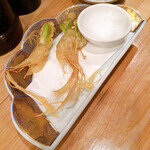 粉やなぎ - セリの根っこの天ぷら付きです
