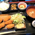 殿 - 201111水　東京　殿　カキフライ定食950円