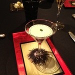 ガストロノミー ジョエル・ロブション - 特選生雲丹　甲殻類のジュレになめらかなカリフラワーのクレーム