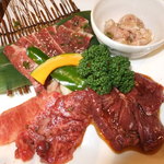 焼肉 徳寿 - 焼肉「寿」セットの肉の盛り合わせのアップ　【　２０１２年７月　】