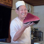 かねとも寿し - 大将、まぐろを見せてくれました。