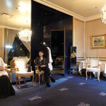 トゥールダルジャン - ショーの開始を待つ美川さん