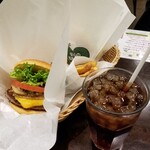 フレッシュネスバーガー - クラシックチーズバーガーセット 1050円