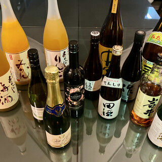 スパークリングワインを含むワンランク上の豪華な飲み放題