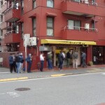 ラーメン二郎 - 12:30頃はこんなもんです