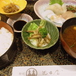 寿司・割烹 池田屋 - ランチのさしみ定食（１，０１８円）