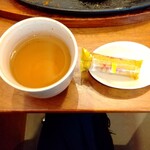 喫茶 ユキ - アフターサービスのお茶とお菓子。