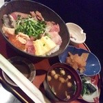 歓の季 - 海鮮丼(ウニに見えるのは鮭フレーク)